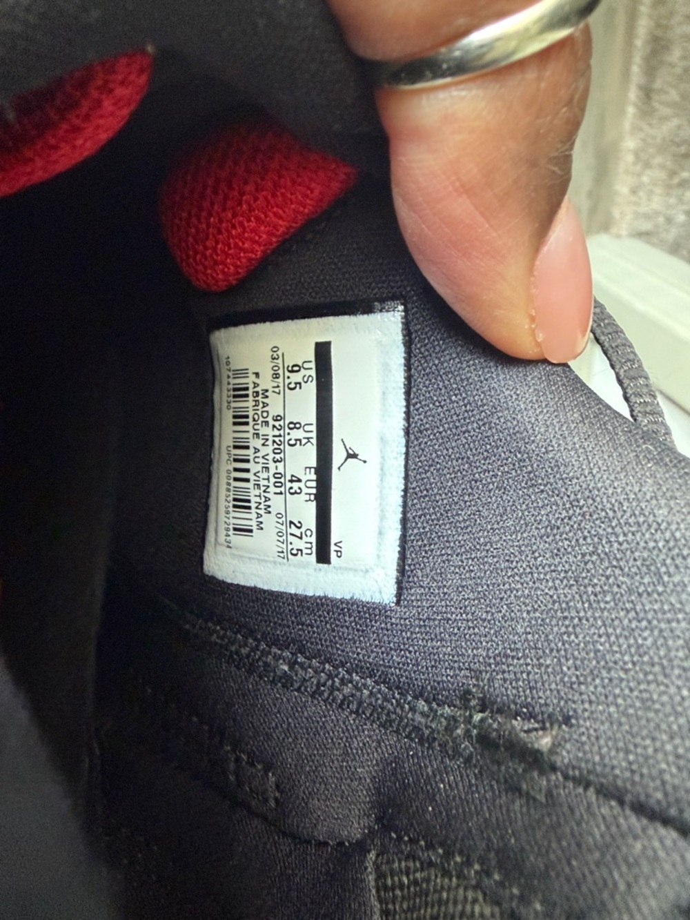 Jordan Men's 9.5 Black and Red Low-Top Athletic Sneakers - Picture 3 of 7